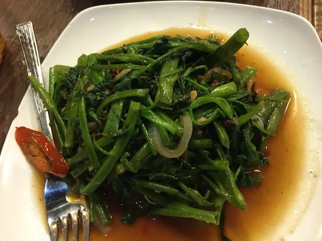 不太辣，味道剛剛好，很怕有些地方弄得太辣影響了菜的原味，這間沒有這個問題