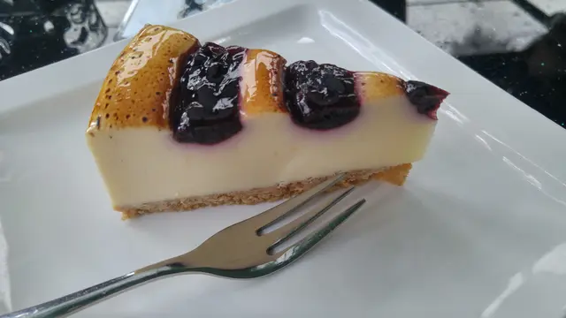 Blue berry cheese cake.