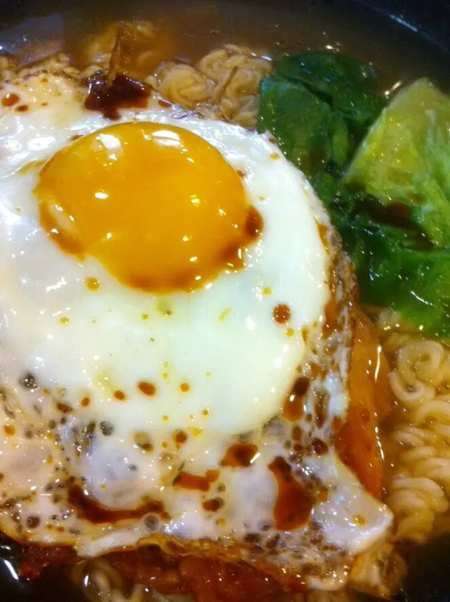 太陽蛋炸雞扒出前一丁