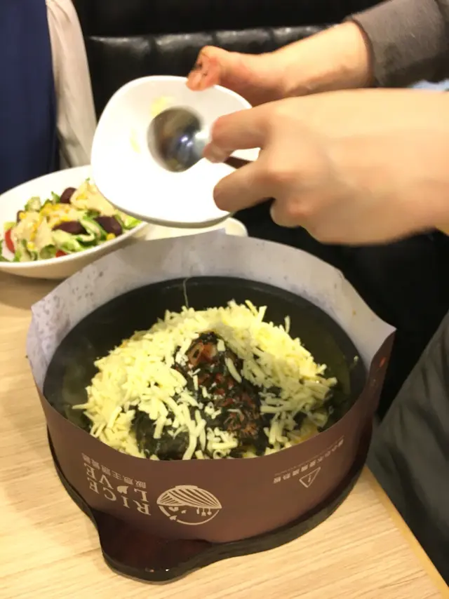 招牌芝士熔岩蛋醬飯