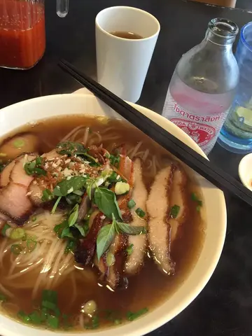 猪颈肉金边粉