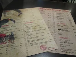 餐牌分食品和飲品兩份