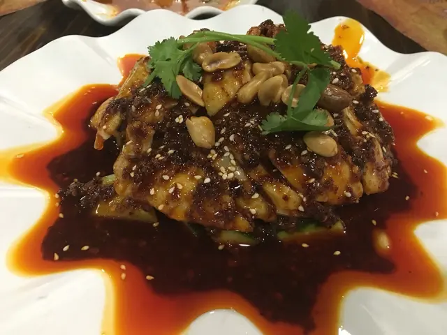 這是半隻雞的分量，滿意，雞肉滑，又唔太辣