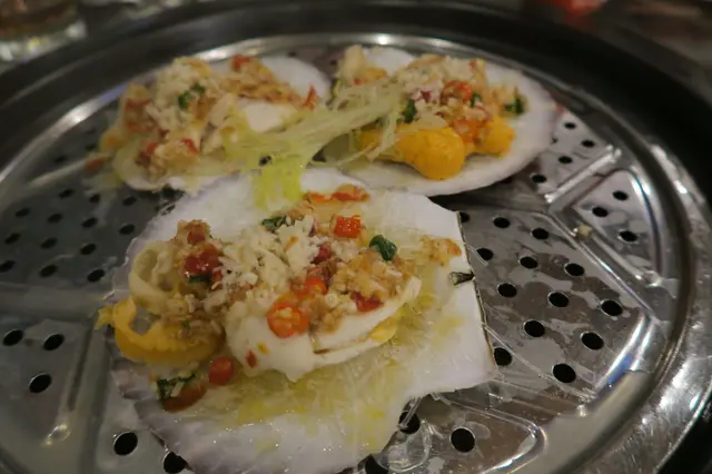 蒜茸粉絲蒸扇貝