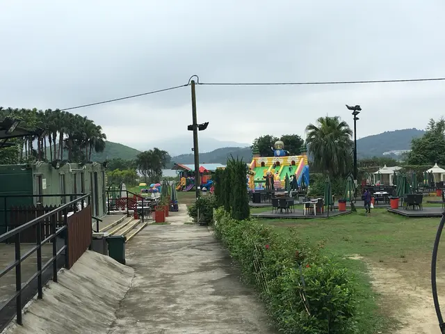 左邊係洗手間,最入面係小朋友天地