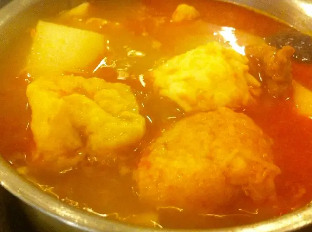 冬陰功肥牛火鍋烏冬