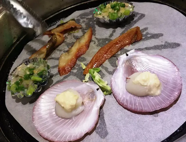 烤海鰻片,蒜香粉絲生蠔,半殼帆立貝