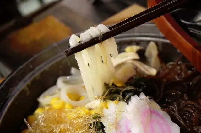 花膠雞絲濃湯手打烏冬