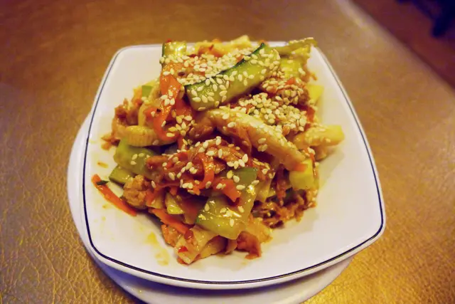 涼拌海蜇手撕雞