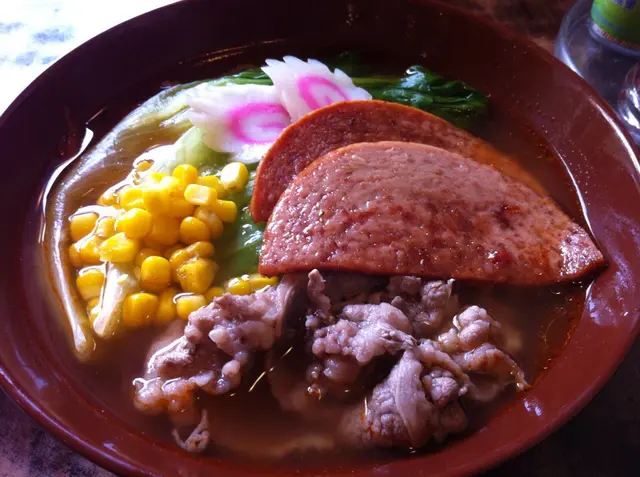 肥牛餐肉蕃茄湯拉麵