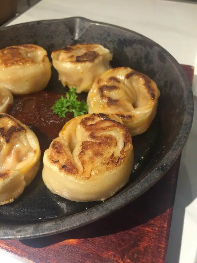 煎韓式泡菜餃子