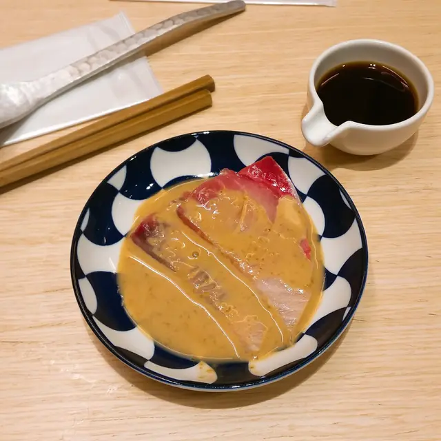 胡麻醬汁魚生片