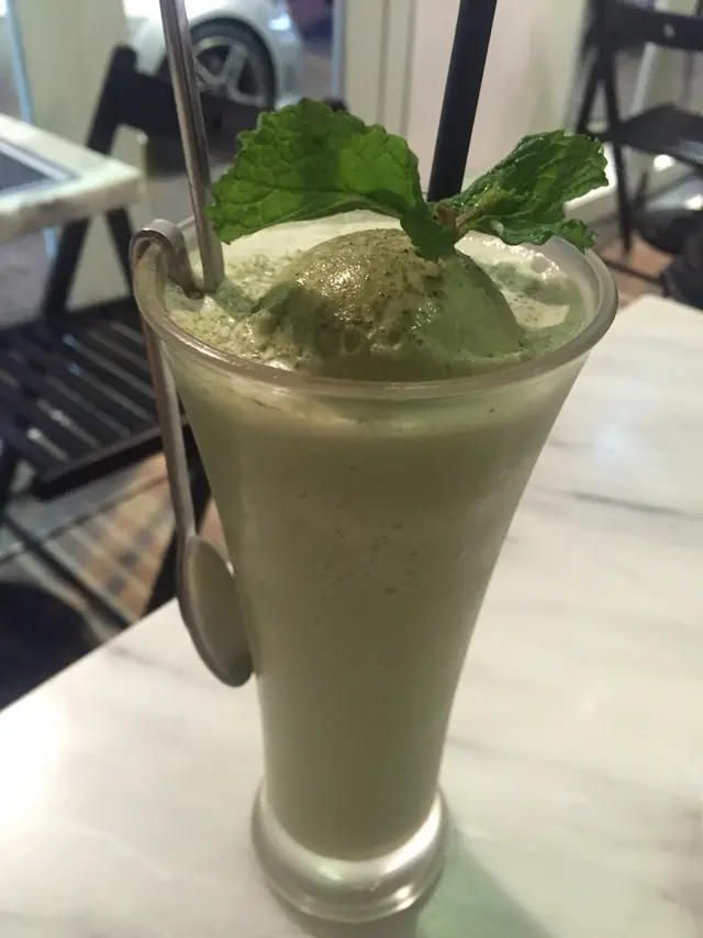 Green  tea  milkshake