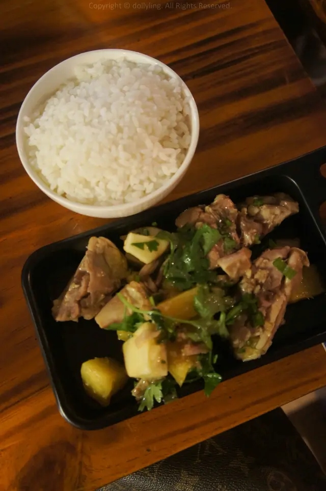 鳳梨蘋果鹽水雞 配白飯一客