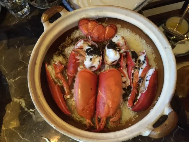 松露的芳香陣陣,配合鮮甜爽彈的龍蝦肉,令人食指大動