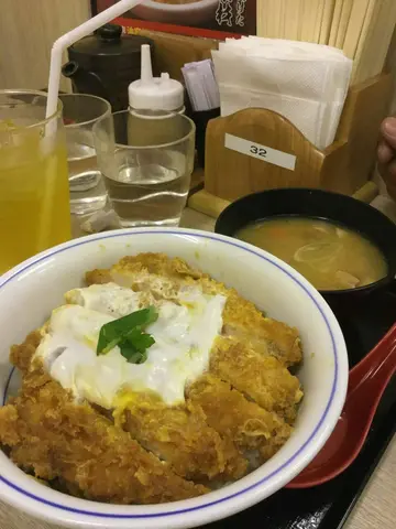 滑蛋吉列猪扒饭