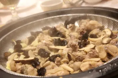 野菌雲耳蒸新鮮雞