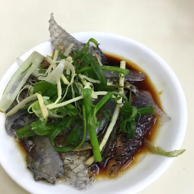 薑蔥灼魚皮