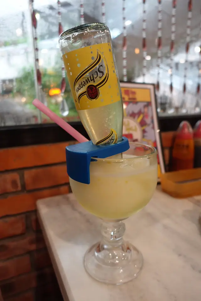 忌廉混合沙冰,少了那種濁喉感!夾雜柚子粒,意想不到的口感!