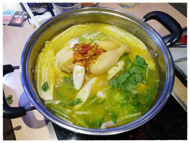 招牌花膠冬瓜濃雞湯