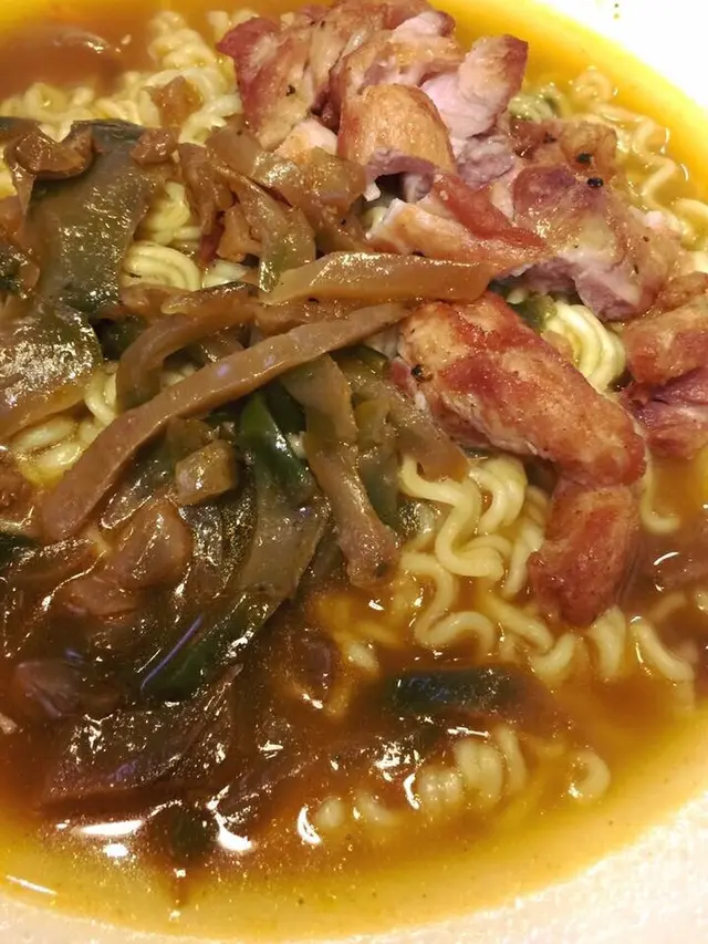 雞扒榨菜辛辣麵