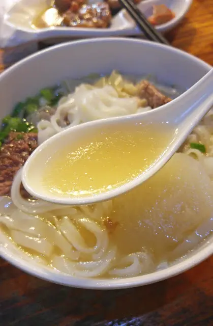 湯很鮮甜濃郁, 更有微微冰糖的甜味