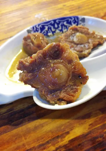 牛尾炆得剛好, 又不會過腍, 肉質有嚼口還帶少許膠質