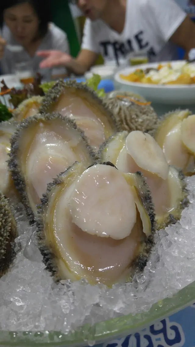 肥大肉厚，爽口彈牙，點wasabi或辣椒豉油均可。