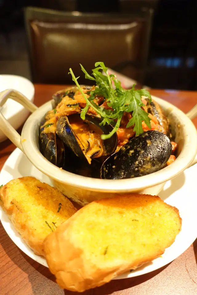 西班牙辣肉腸白酒煮澳洲藍青口