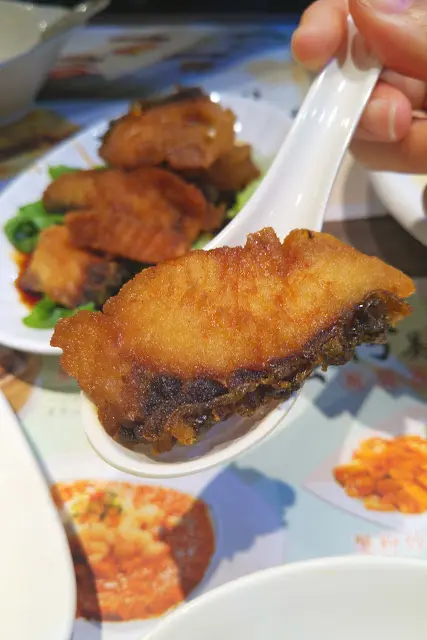 魚肉仍保持彈性, 而且沒有散開