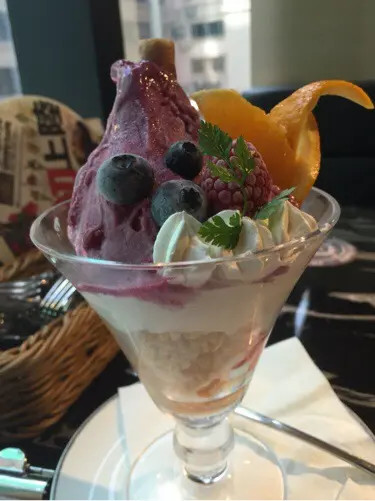 黑加倫子日本巨峰雪糕芭菲