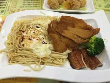 鳗鱼猪扒鸡蛋意粉
