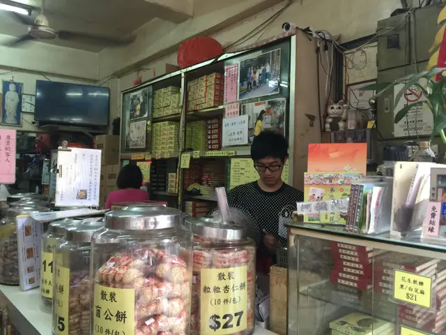 除了杏仁餅還有其他個別包裝的餅。