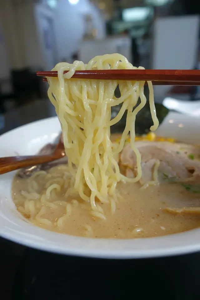 拉麵彈牙之餘,亦無鹼水味!