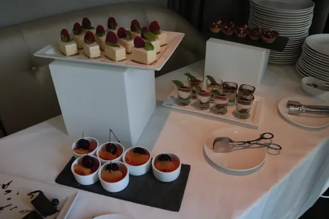 到最後有任食既精緻甜品, 同我一齊既女士朋友最中意當中既Tiramisu