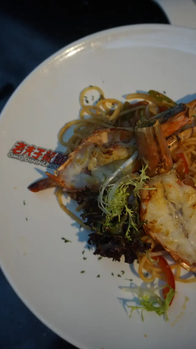 大蝦煎至略為帶焦,加上擺盤,雖沒有平時主題餐廳那些造型餐點,但也是頗有心思的