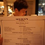 在這年頭還有這老派玩意的餐廳不多了。