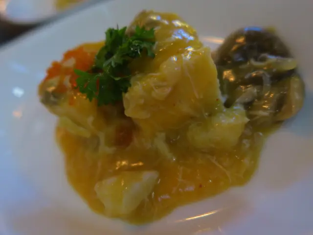 咖喱蟹肉配脆包