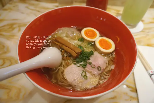 醬油豚肉雲吞、溏心蛋拉麵