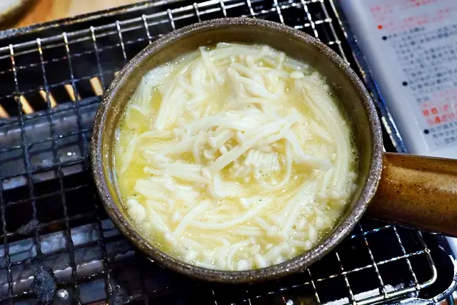 蒜蓉牛油焗金菇