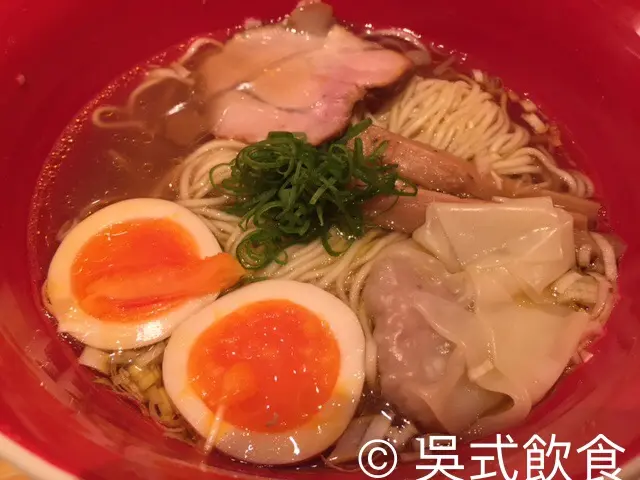 醬油豚肉雲吞糖心蛋拉麵