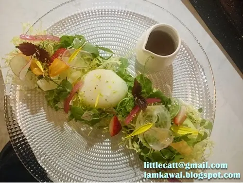 春天的濟洲$78(半熟蛋時蔬香葉沙律配自製醬汁)