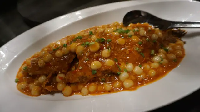 以為人熟悉的甜點--酒釀丸子作靈感來源,變奏出特麗花色