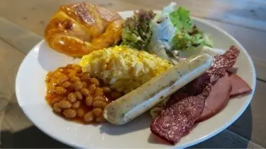 Coco  big  breakfast