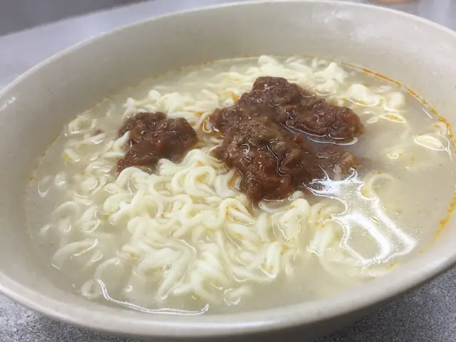 五香肉丁公仔麵