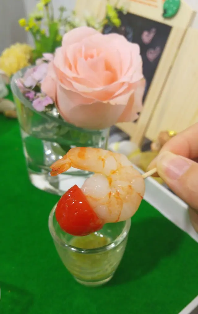 大蝦配泰式醬