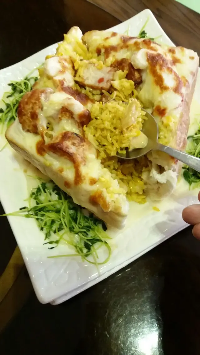 麵包鬆軟，少少脆，炒飯底粒粒分明同埋好乾爽