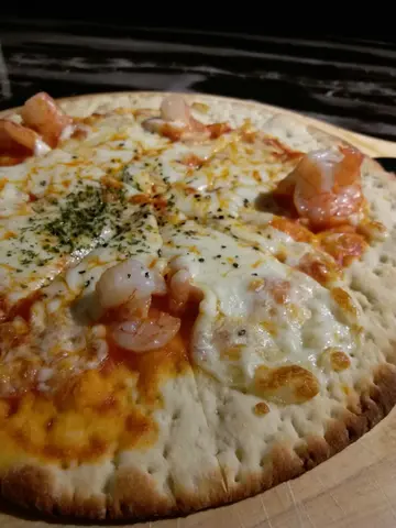 水牛芝士鮮蝦薄餅