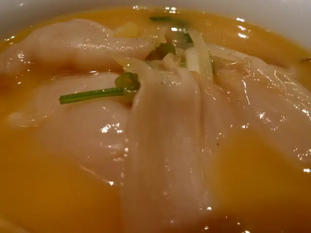 4-6位用，湯濃味鮮，象拔蚌新鮮爽脆配牙菜爽口... 絕對不會有"漏"嘅感覺