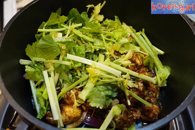 招牌雞煲半隻(小辣)